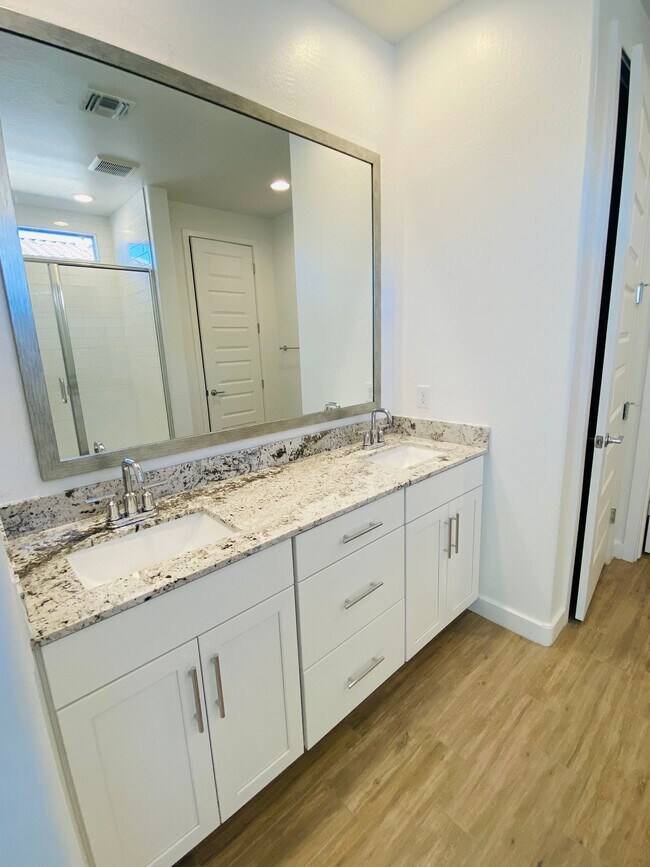 Foto del edificio - 2217 E Meadowview Ct