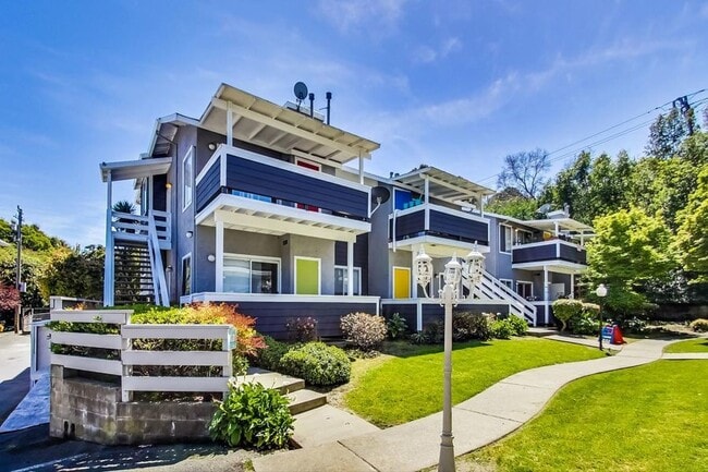 Building Photo - 2BD/2BA in Ideal El Sobrante Location! In ...