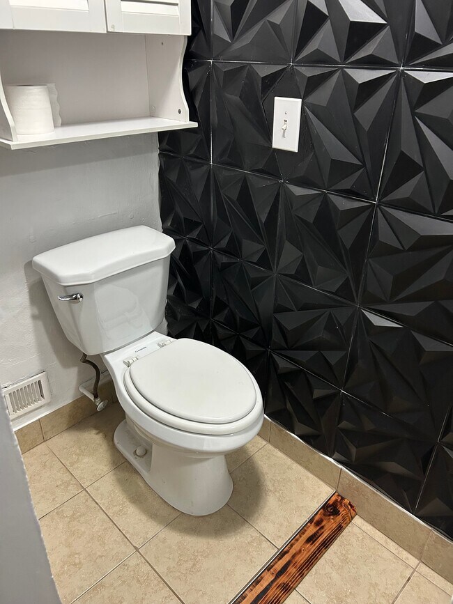 Foto del edificio - 3175 Culbertson Ave