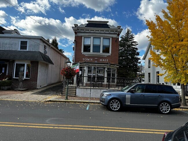 Foto del edificio - 41 N Main St