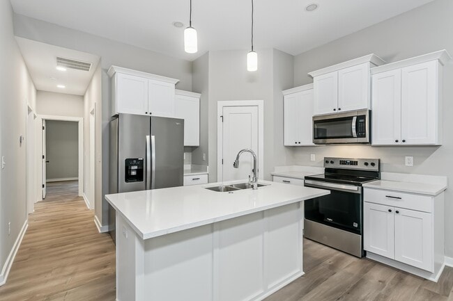 Building Photo - 919 S Logan St