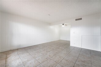 Building Photo - 585 S Royal Crest Cir