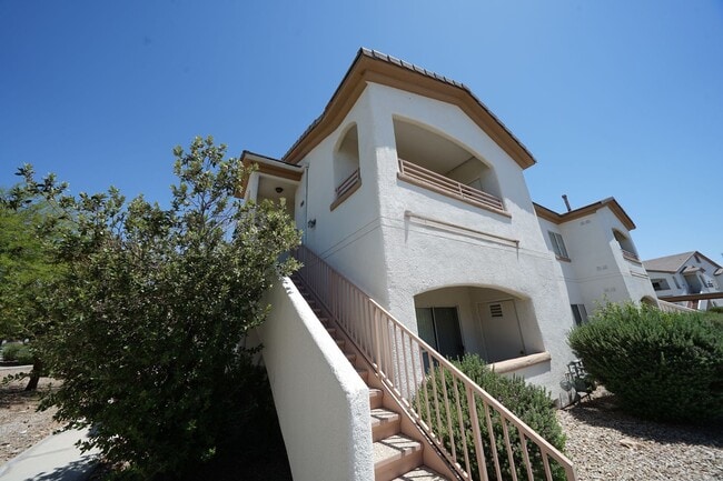 Building Photo - 5655 E Sahara Ave
