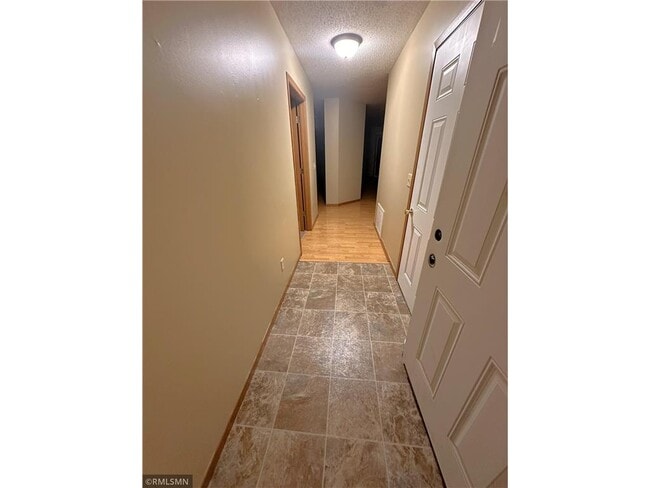 Building Photo - 831 Highview Dr