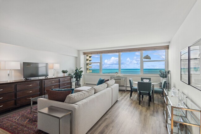 Building Photo - 1150 N Lake Shore Dr