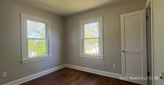 Foto del edificio - 2411 Mansfield St NE
