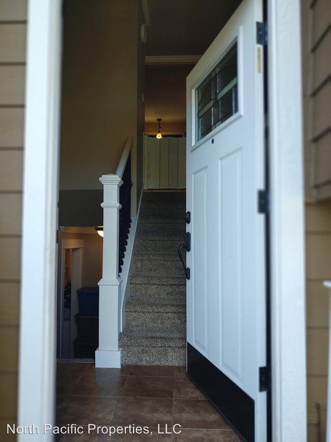 Foto del edificio - 4 br, 3 bath House - 512 75th Pl SW