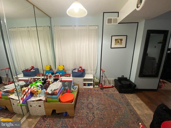 Foto del edificio - 3850 Woodhaven Rd