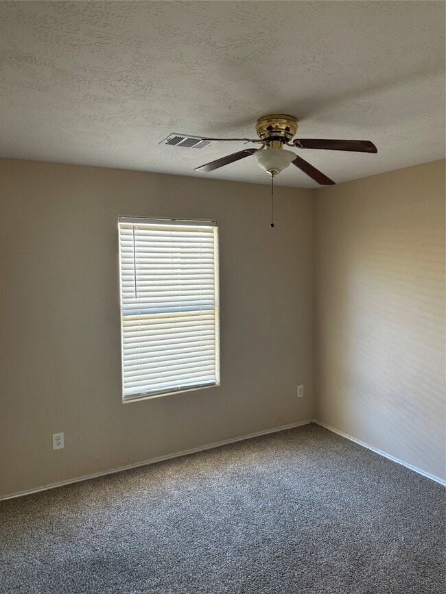 Building Photo - 16939 Suffolk Bridge Ln