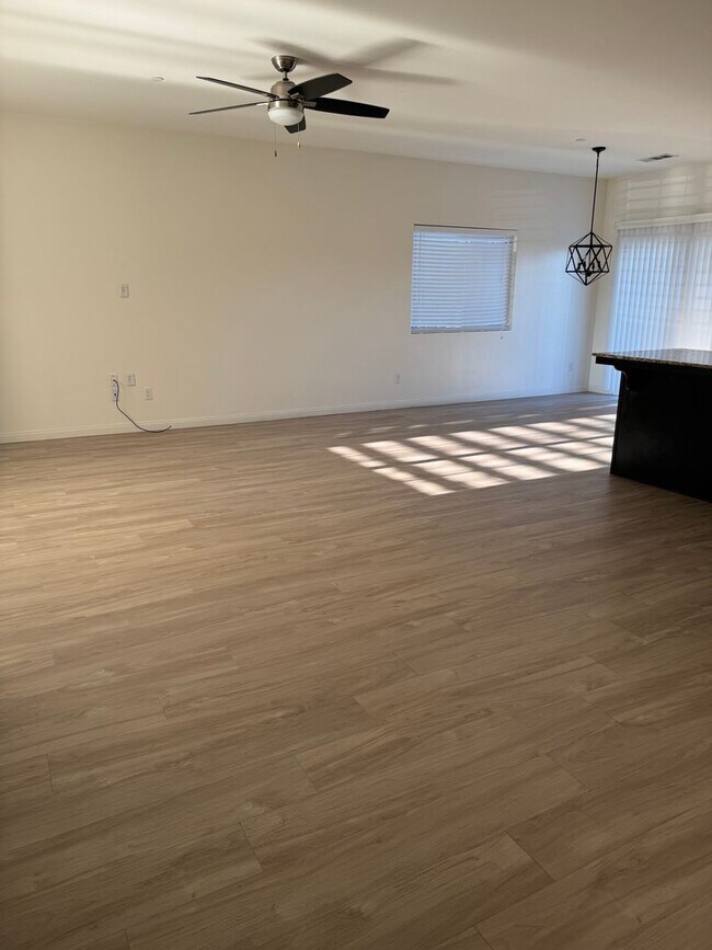 Foto del edificio - 8512 Andromeda Ln