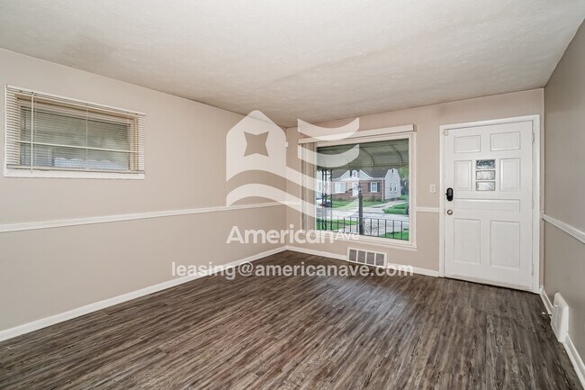 Foto del edificio - 14718 Reddington Ave