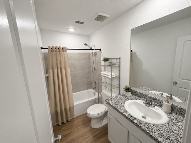 Building Photo - 1125 Desert Willow Dr
