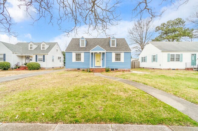 Building Photo - PINEWELL