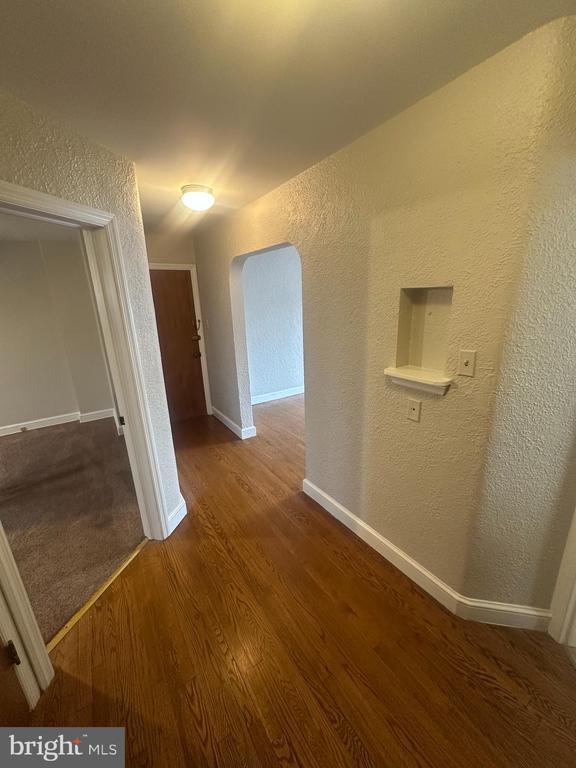 Building Photo - 858 S Main St