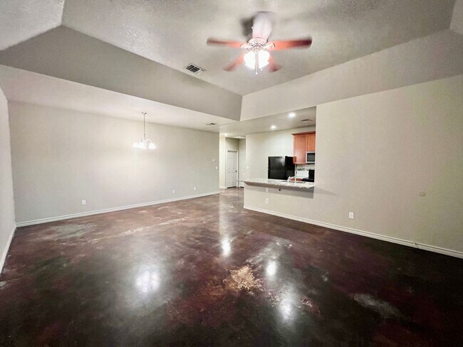 Building Photo - MUST SEE!! 3 Bedroom 2 Bath Duplex In New ...