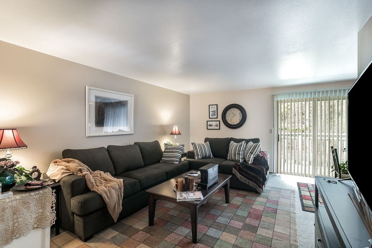 Interior Photo - 5810 186th Ave E