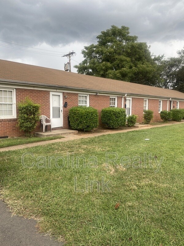 2224 Gilbert St Unit 3, Charlotte, NC 28216 Condo for Rent in