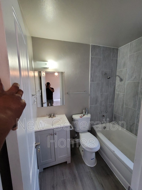 Building Photo - 1139 Valley Manor Ct