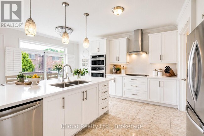 Building Photo - 1013 Mccuaig Dr