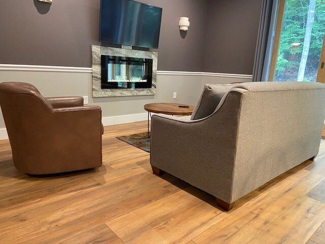 Living area with UHD TV and electric fireplace - 1388 Gray Dr