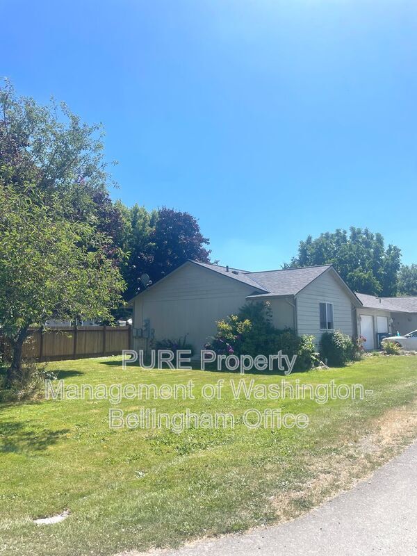 Foto del edificio - 411 Rowland Rd