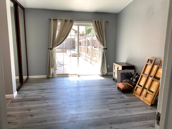 Building Photo - 2833 Azevedo Dr