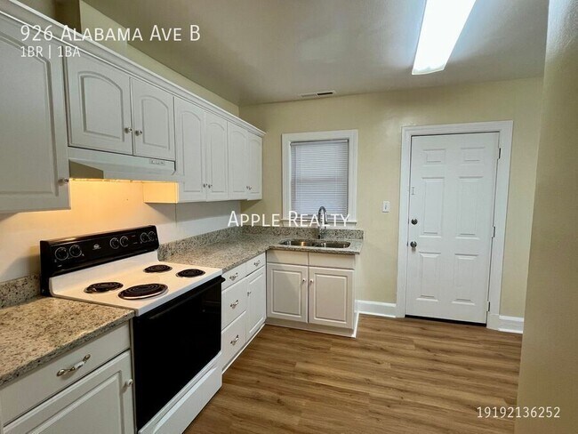 Foto del edificio - 926 Alabama Ave