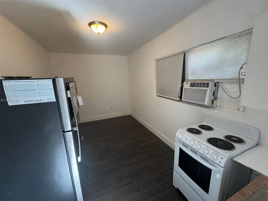 Foto principal - 2700 SW 62nd Ave