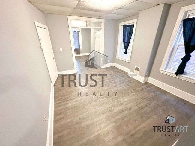 Building Photo - 330 N 53rd St