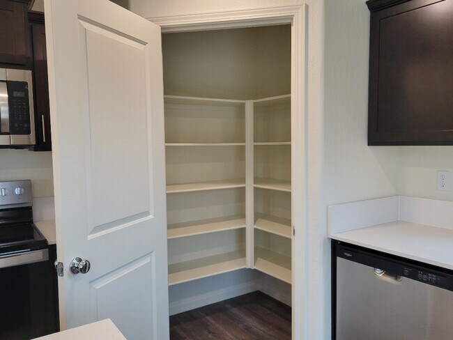 Building Photo - 2071 Coulter Ln