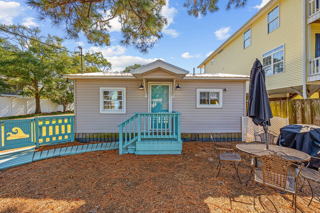 Building Photo - 347 Seabreeze Dr