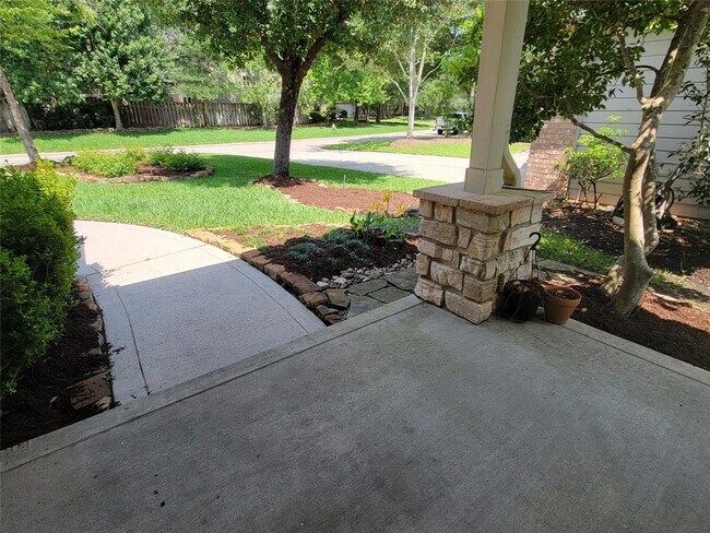 Building Photo - 43 S Apple Springs Cir