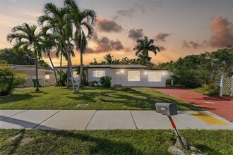 Building Photo - 4917 SW 43rd Terrace
