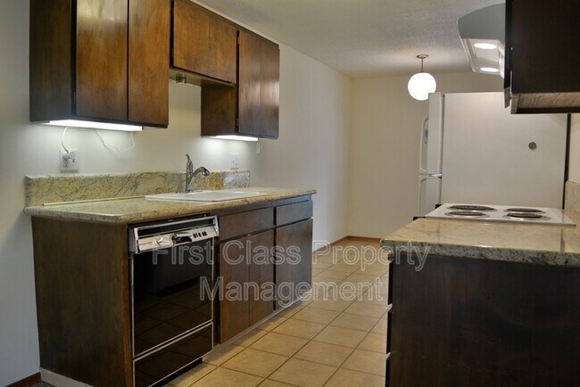 Building Photo - 3635 SW 87th Ave