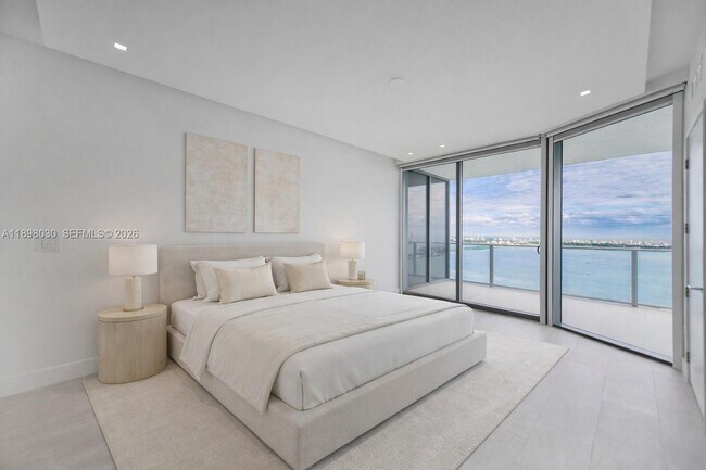 Foto del edificio - 700 NE 24th St