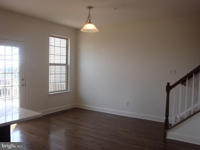 Building Photo - 105 Platt Pl