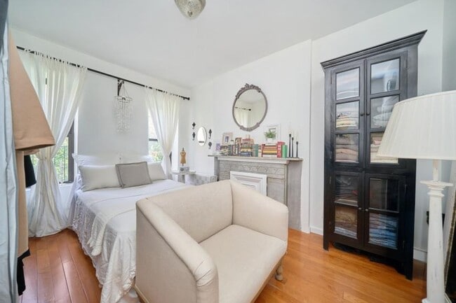 Building Photo - 1 bedroom in NEW YORK NY 10128