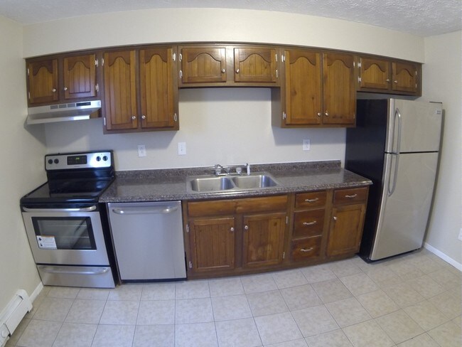 Building Photo - 694 Robinson Rd