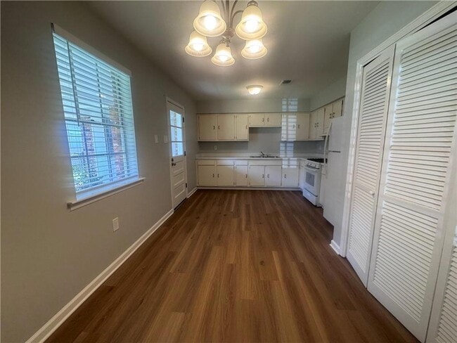Building Photo - 212 Transcontinental Dr