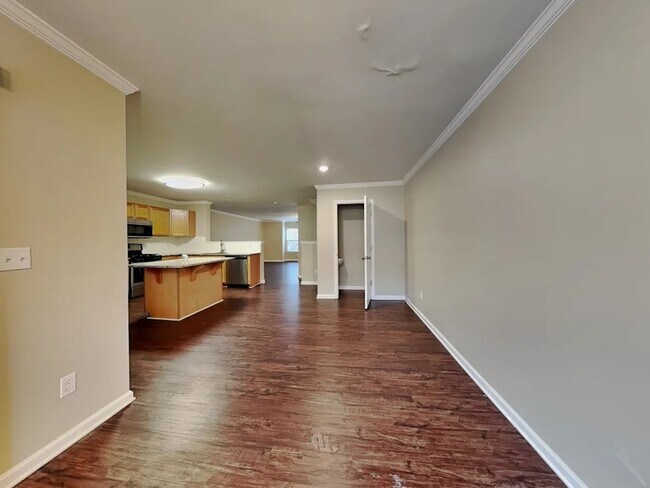 Foto del edificio - 5116 Neuse Commons Ln