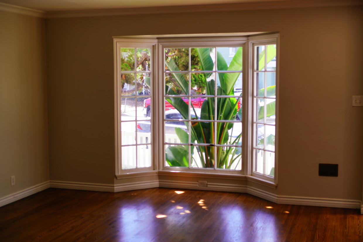 Foto principal - 1347 E 3rd St