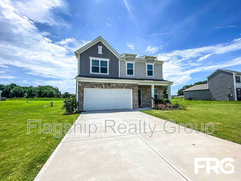 Foto principal - 300 Kenison Way