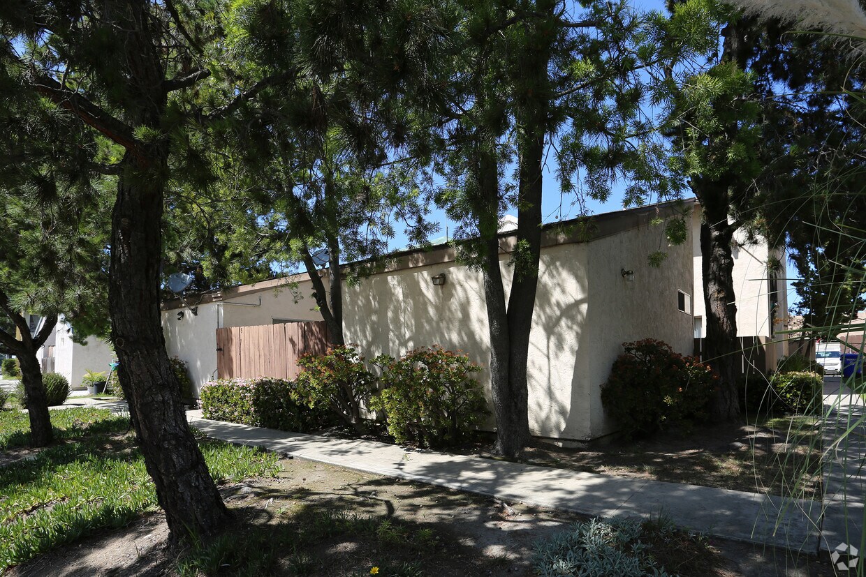 Building Photo - 8780 Mira Mesa Blvd