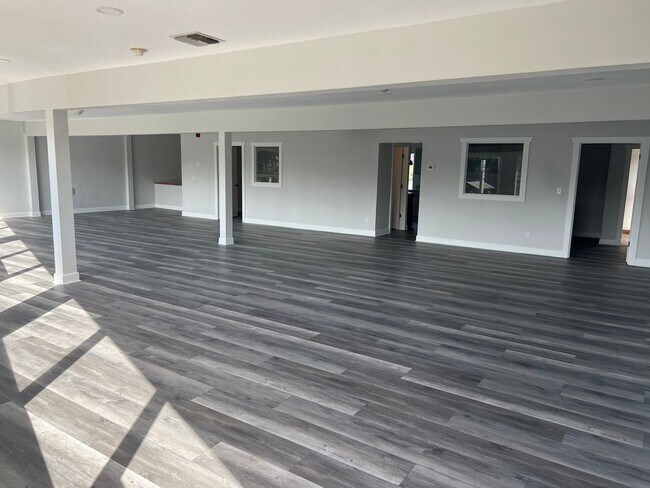 Foto del edificio - Commercial Space