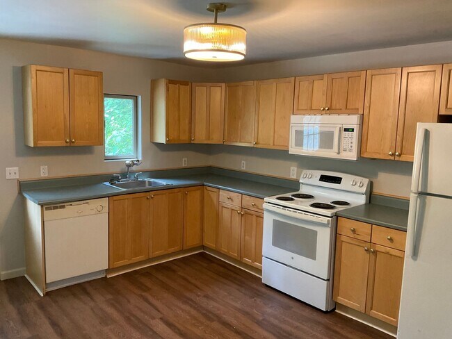 Photo - 168 Center Ave Apartment