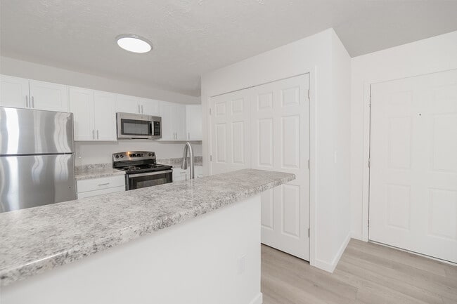 Kitchen - Huntley Ridge