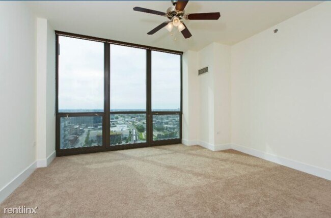 Foto del edificio - 690 W Wayman St