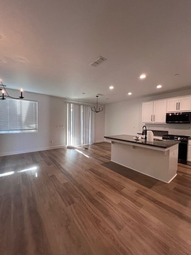 Building Photo - Coming Soon!