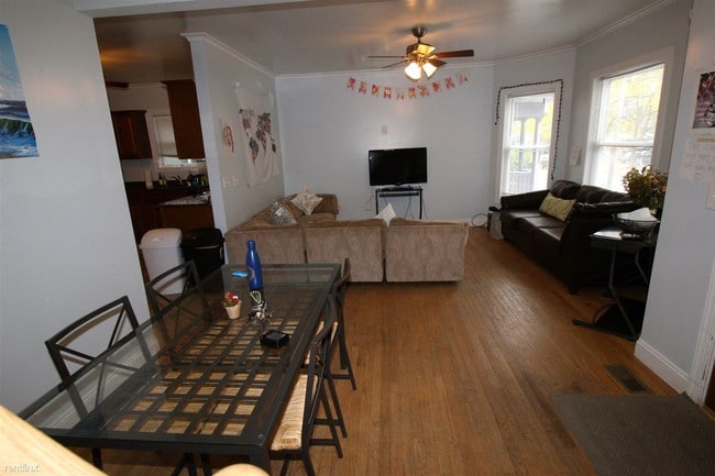 Foto del edificio - 7 br, 4 bath House - 718 Arbor St