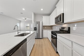 Building Photo - 3903 Flora Fld Dr